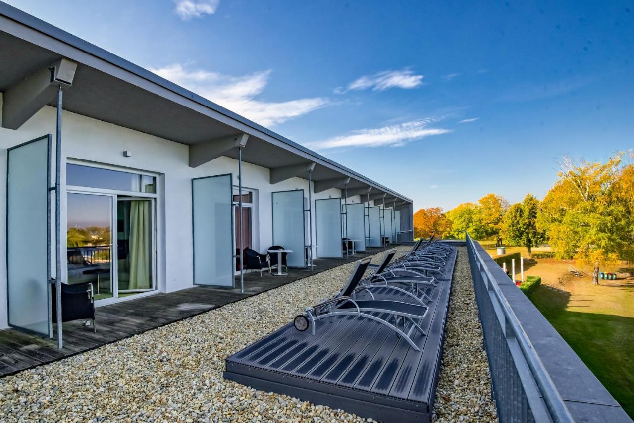 Neufeldersee Hotel & Restaurant Neufeld an der Leitha Exteriör bild