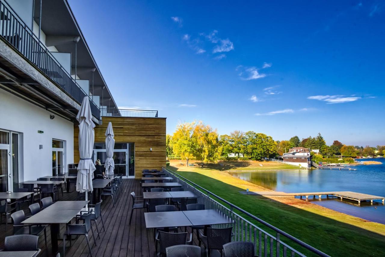 Neufeldersee Hotel & Restaurant Neufeld an der Leitha Exteriör bild